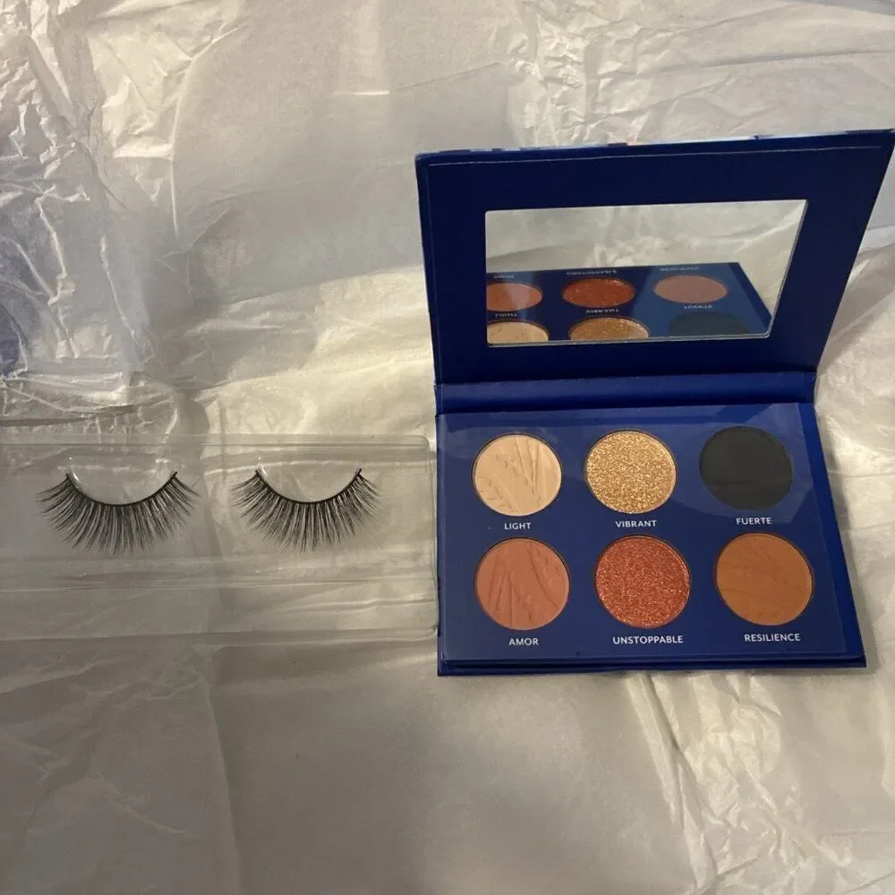 tresluce beauty i am siempre divina set Shadow Palette Lashes
